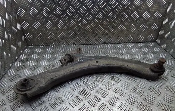 Nissan Qashqai+2 Front lower control arm/wishbone