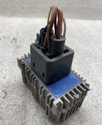 Opel Zafira A Glow plug pre-heat relay 51299014