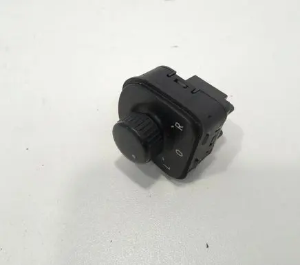 Volkswagen PASSAT B7 Wing mirror switch 1K0959565