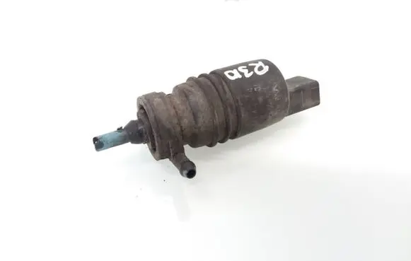Volkswagen New Beetle Windscreen/windshield washer pump