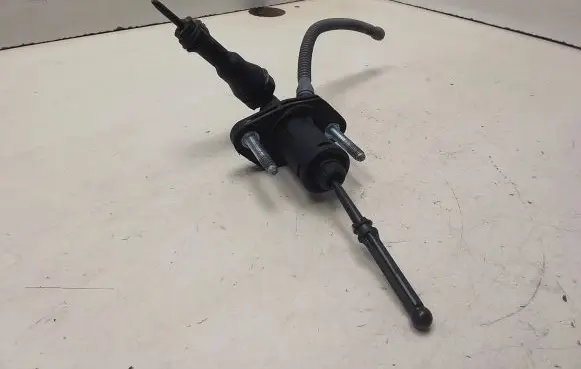 Opel Insignia A Clutch master cylinder 