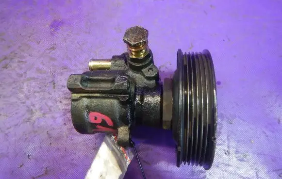 Seat Ibiza II (6k) Power steering pump