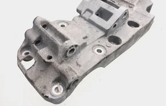 BMW 5 F10 F11 Generator/alternator bracket 8506863