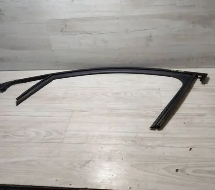 Opel Corsa F Rubber seal front door window/glass 9823226680 3559687