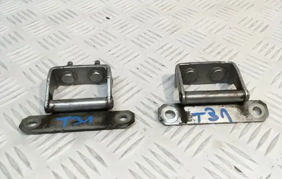 Nissan X-Trail T31 Tailgate/trunk/boot hinge