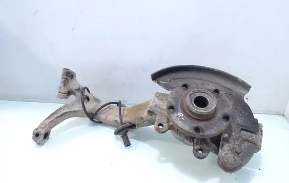 Volkswagen PASSAT B5 Front wheel hub spindle knuckle 8D0407258AC