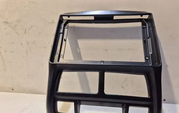 KIA Sportage Radio/GPS head unit trim