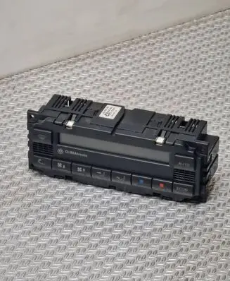 Volkswagen PASSAT B5.5 Climate control unit 2400022303 3B1907044H
