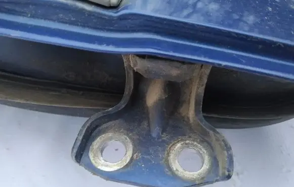 Daihatsu Sirion Rear door lower hinge 