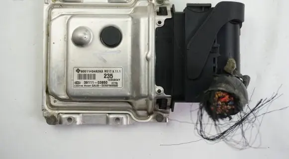 KIA Rio Engine control unit/module 3911103850