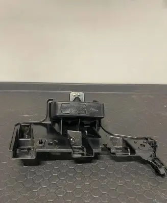 Ford Mustang VI Front bumper mounting bracket FR3B17D960AJ