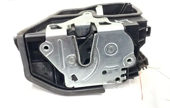 BMW 1 F20 F21 Front door lock 7229461