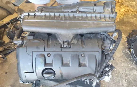 Mini Cooper Countryman R60 Engine N16B16A 67871110 2211677203402