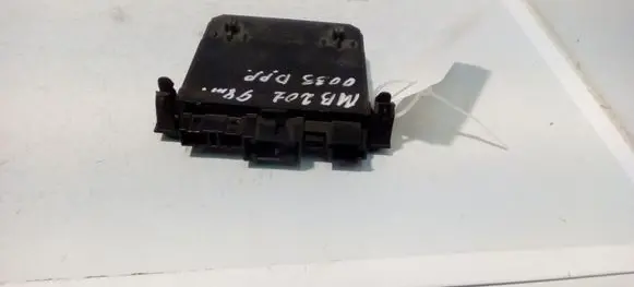 Mercedes-Benz C W202 Door control unit/module 2108203426 354664