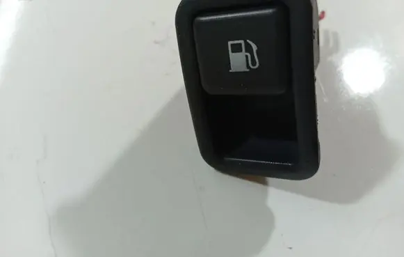 Hyundai Santa Fe Fuel tank opening switch 935552B000 93555-2B000