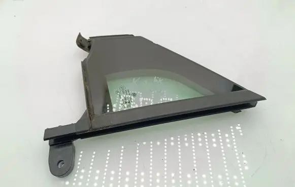 Volkswagen ID.4 Front door vent window glass four-door 11A845113 00009M930 000109