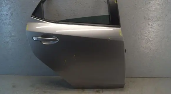 Mazda 2 Rear door