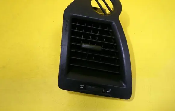 Renault Megane II Dashboard side air vent grill/cover trim A1007009