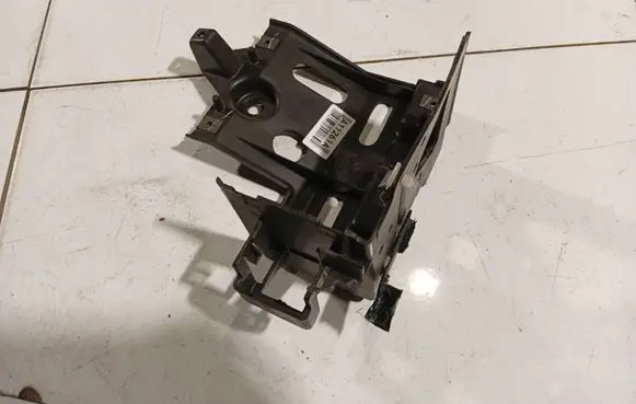 Chrysler Grand Voyager IV Battery box tray 4868077A