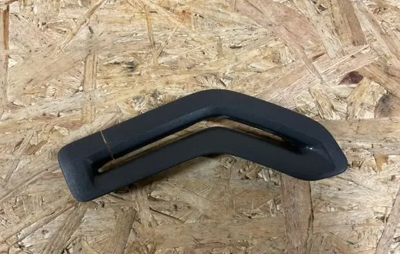 Volvo V50 Seat belt trim 31250174