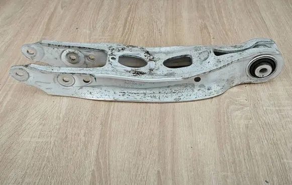 Audi A4 S4 B9 Rear upper control arm/wishbone 8W0505311E