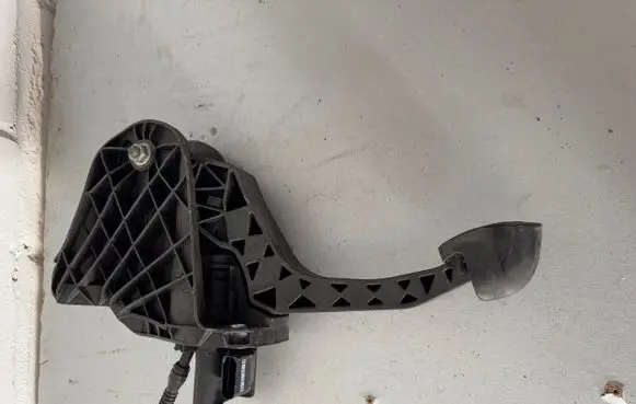 Volkswagen PASSAT B6 Clutch pedal 3C1721059AA 8200130393