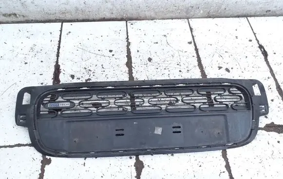 Citroen C3 Front bumper upper radiator grill 9812061877