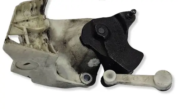 Peugeot 2008 I Engine mount bracket 9683058980