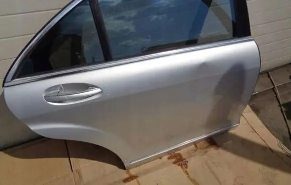 Mercedes-Benz S W221 Rubber seal loading door window/glass MCD6001