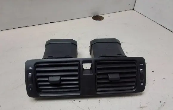 Volvo V50 Dash center air vent grill Y01145