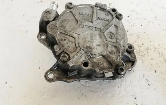 Audi A1 Vacuum pump 03L145100