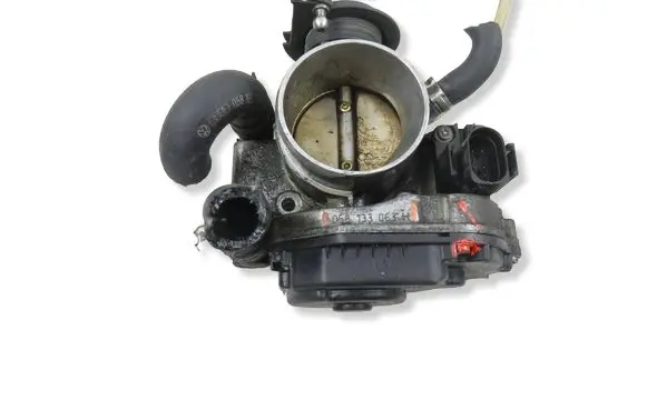 Volkswagen PASSAT B5 Throttle valve 058133063H