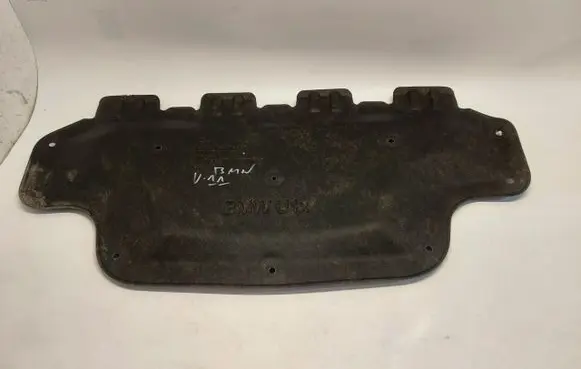 Engine bonnet/hood sound/heat insulation