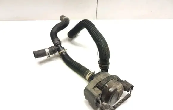 Nissan Leaf II (ZE1) Electric auxiliary coolant/water pump