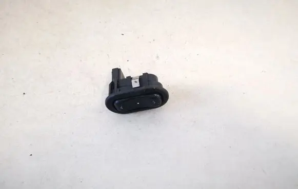 Opel Zafira A Electric window control switch 90561388 13363100