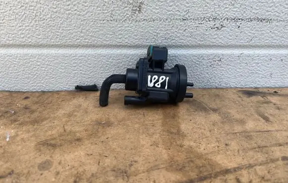 Mercedes-Benz E W210 Turbo solenoid valve A0005450527