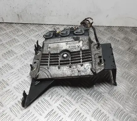 Renault Megane II Engine control unit/module 215840297A 8200245539 3013069958