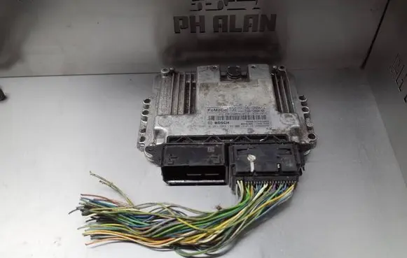 Ford Focus Engine control unit/module ECU 0261S09146 CV6112A650AME