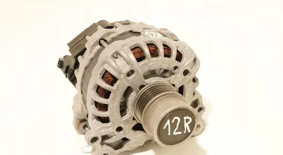 Volkswagen Golf VII Generator/alternator 04E903015A