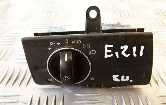 Mercedes-Benz E W211 Light switch 2115450704 04056045