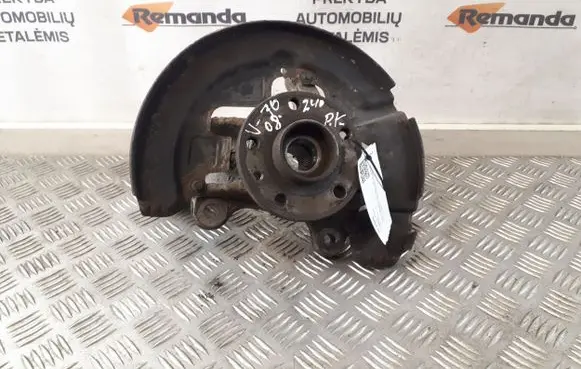 Volvo V70 Front wheel hub