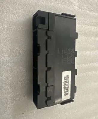 Toyota Auris 150 Fuse module 8264147020 72818502