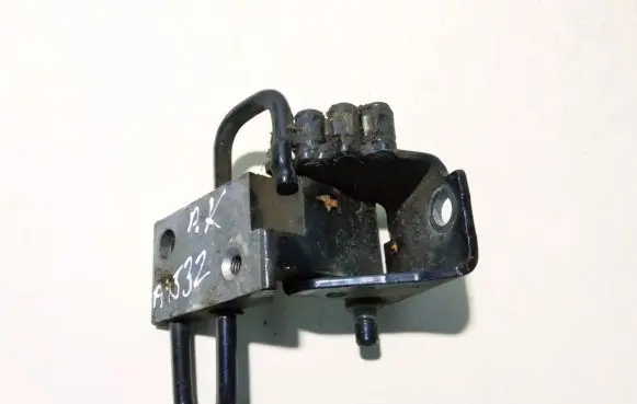 Audi TT TTS Mk2 Front door upper hinge a046574