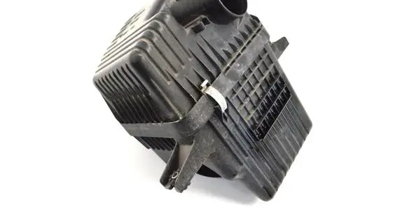 Suzuki Grand Vitara II Air filter box 78KA01