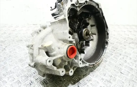 Opel Vivaro Manual 5 speed gearbox 25193045 631071594