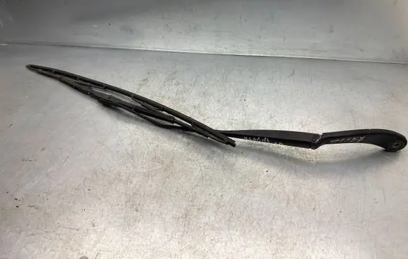 Renault Megane II Windshield/front glass wiper blade 8200215894 8200215896