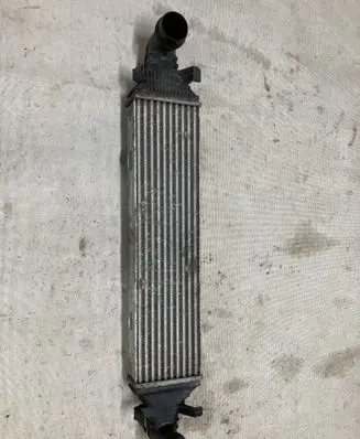 Mercedes-Benz E W212 Intercooler radiator A2046000200