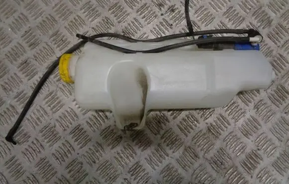 Renault Twingo III Windshield washer fluid reservoir/tank 289105267R