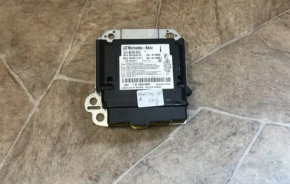 Mercedes-Benz GLE (W166 - C292) Airbag control unit/module A1669002003