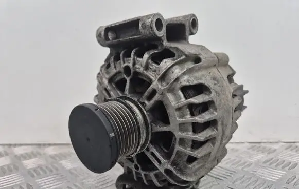 Mercedes-Benz C W204 Generator/alternator A0009063000